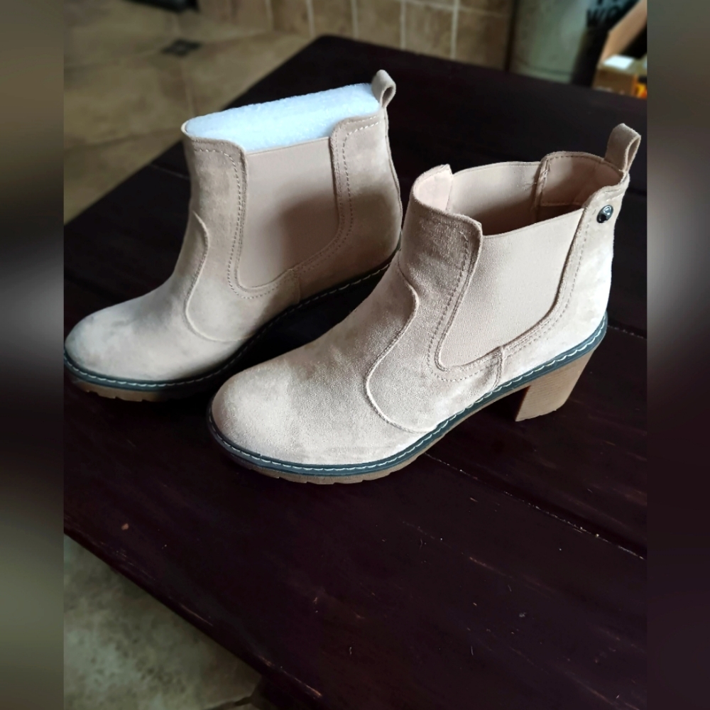 Corky's Booties  Size 11